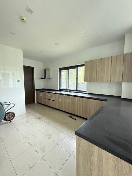 Semi-Detached House for Sale in Denai Alam (Shah Alam) - Suhaila Saat - Kitchen - PropertyGuru.com.my
