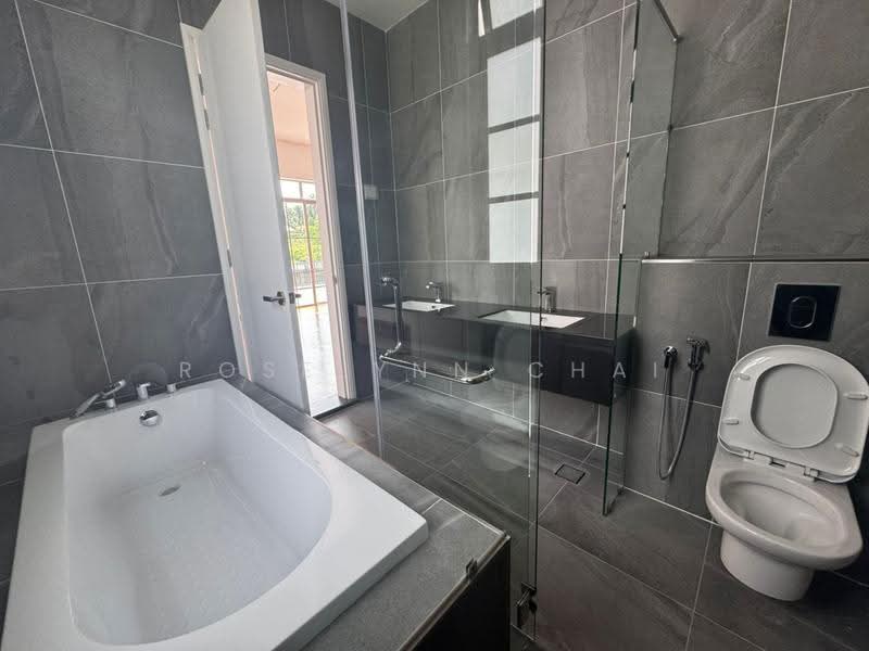 Semi-Detached House for Sale in Eco Spring (Johor Bahru) - Roselynn Chai - Bathroom - PropertyGuru.com.my