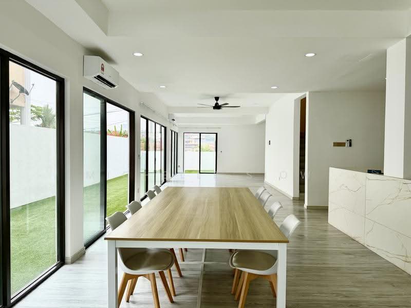Semi-Detached House for Sale in Taman United (Jalan Klang Lama (Old Klang Road)) - Michelle Siow - Dining Room - PropertyGuru.com.my