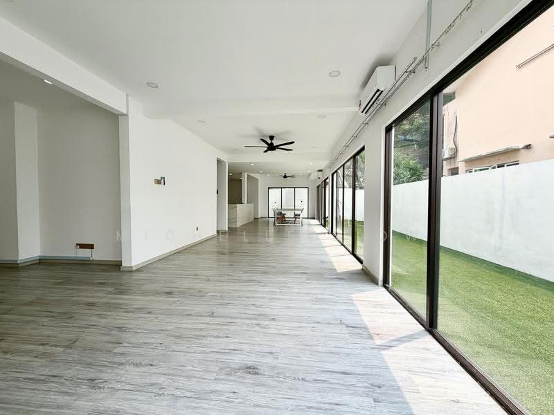 Semi-Detached House for Sale in Taman United (Jalan Klang Lama (Old Klang Road)) - Michelle Siow - Living Room - PropertyGuru.com.my