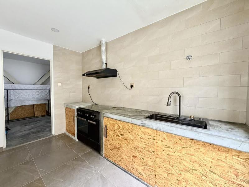 Semi-Detached House for Sale in Taman United (Jalan Klang Lama (Old Klang Road)) - Michelle Siow - Kitchen - PropertyGuru.com.my
