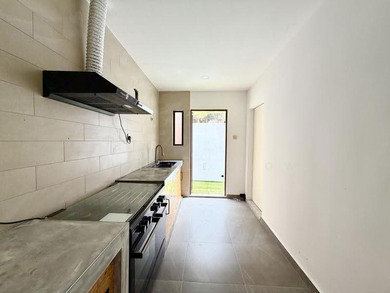 Semi-Detached House for Sale in Taman United (Jalan Klang Lama (Old Klang Road)) - Michelle Siow - Kitchen - PropertyGuru.com.my