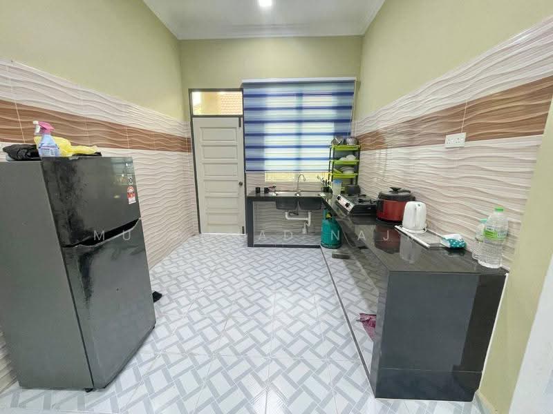 Rumah Berkembar untuk Dijual di Kampung Nyior (Kuala Paka) - Muhammad Najmi - Kitchen - PropertyGuru.com.my