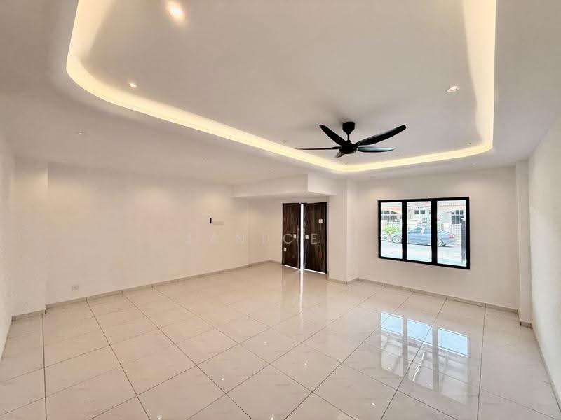 Rumah Teres 2-Tingkat untuk Dijual di Taman Mutiara Rini (Skudai) - Janice . - Living Room - PropertyGuru.com.my