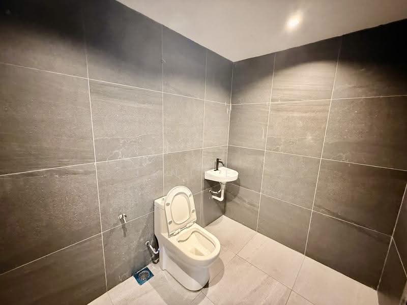 Rumah Teres 2-Tingkat untuk Dijual di Taman Mutiara Rini (Skudai) - Janice . - Bathroom - PropertyGuru.com.my