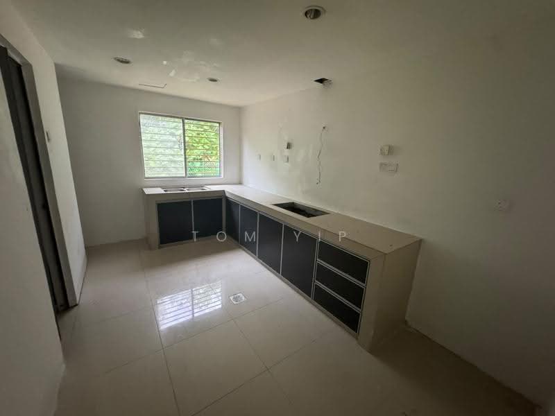 Terraced House for Sale in Bandar Country Homes (Rawang) - Tom Yip - Kitchen - PropertyGuru.com.my