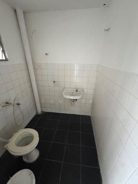 Terraced House for Sale in Bandar Country Homes (Rawang) - Tom Yip - Bathroom - PropertyGuru.com.my