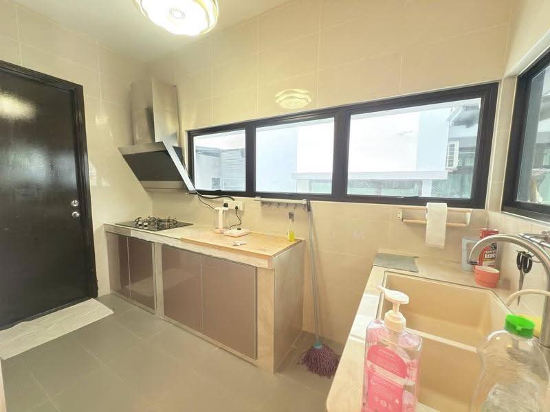 Rumah Kluster untuk Dijual di Taman Mount Austin (Tebrau) - Jovel Lim - Kitchen - PropertyGuru.com.my