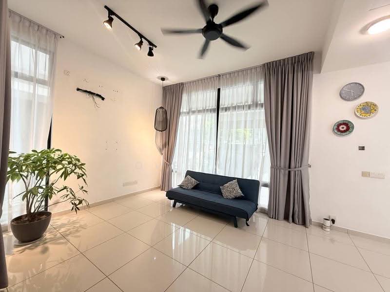 Rumah Kluster untuk Dijual di Taman Mount Austin (Tebrau) - Jovel Lim - Living Room - PropertyGuru.com.my