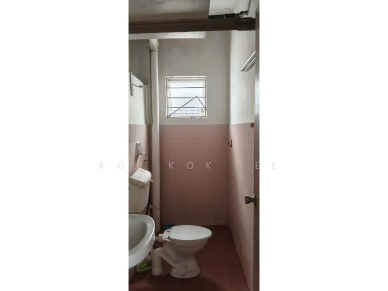 Pangsapuri untuk Disewa di Pangsapuri Orkid - Kor Kok Tee - Bathroom - PropertyGuru.com.my