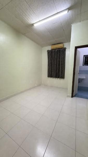 2-storey Terraced House for Sale in Taman Bestari Indah (Ulu Tiram) - Wallace Ang - Interior - PropertyGuru.com.my