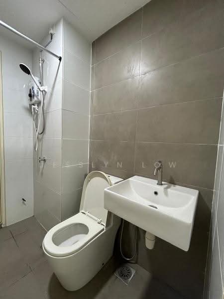 Kondominium untuk Disewa di The Green Service Residence - Jesslyn Low - Bathroom - PropertyGuru.com.my