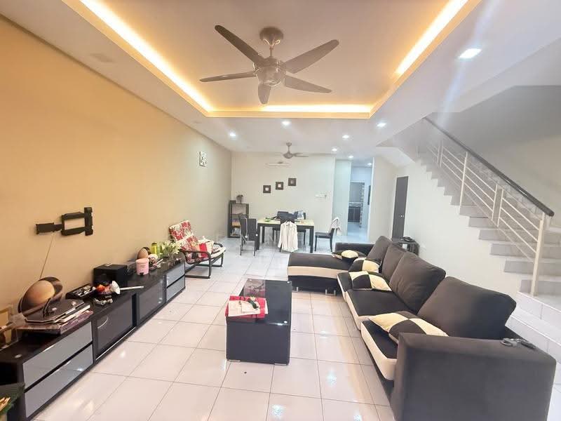2-storey Terraced House for Rent in Taman Pulai Flora (Skudai) - Glenn Twe - Living Room - PropertyGuru.com.my