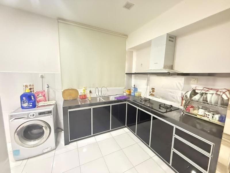 2-storey Terraced House for Rent in Taman Pulai Flora (Skudai) - Glenn Twe - Kitchen - PropertyGuru.com.my