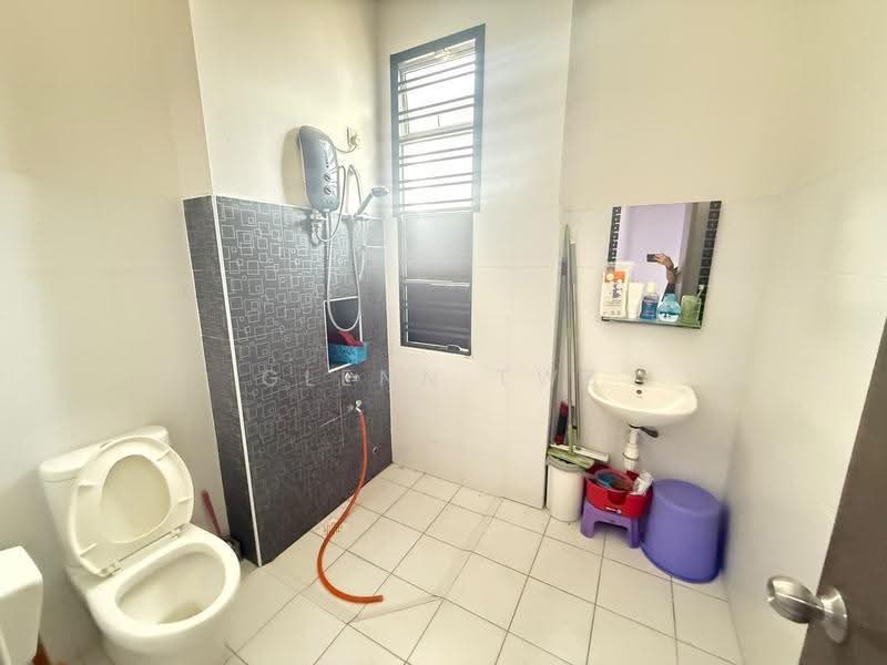2-storey Terraced House for Rent in Taman Pulai Flora (Skudai) - Glenn Twe - Bathroom - PropertyGuru.com.my