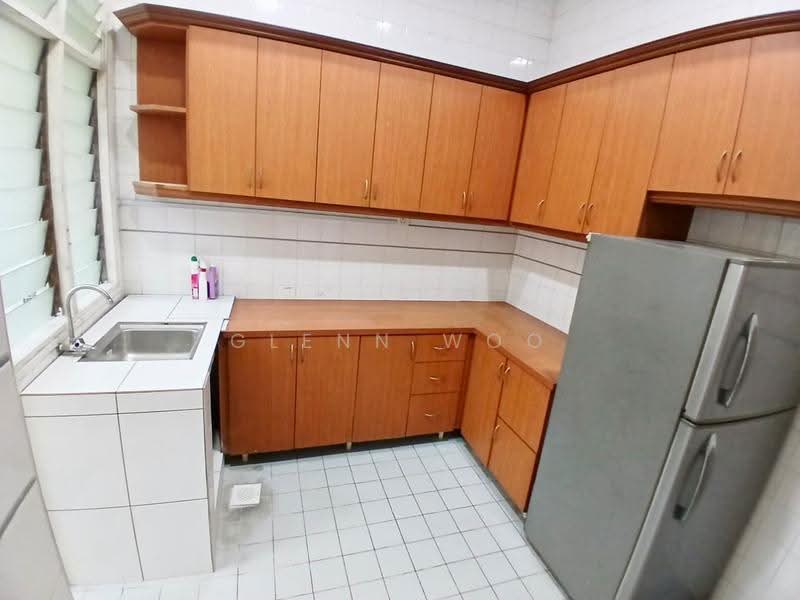 1.5-storey Terraced House for Sale in Taman Molek (Johor Bahru) - Glenn Woo - Kitchen - PropertyGuru.com.my