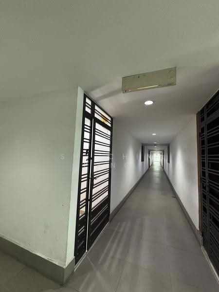 Kondominium untuk Disewa di PARC Regency (Residensi Masai) - Shi Chin Pang - Corridor - PropertyGuru.com.my