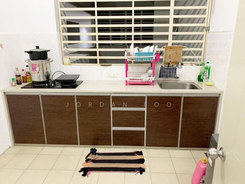 Kondominium untuk Dijual di One World 1 - Jordan Foo - Kitchen - PropertyGuru.com.my