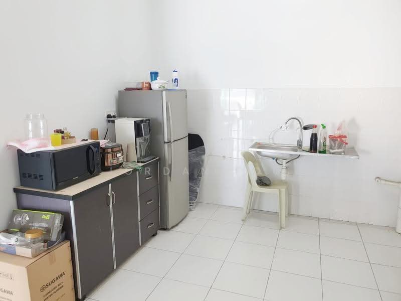 Kondominium untuk Dijual di One World 1 - Jordan Foo - Kitchen - PropertyGuru.com.my