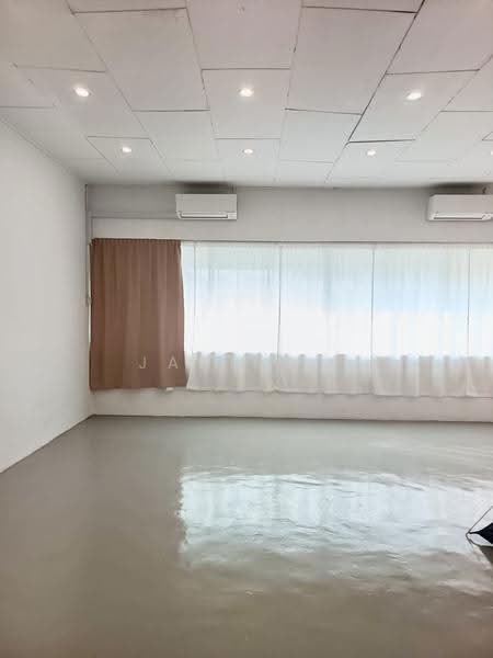 Shop / Office untuk Dijual di Taman Ungku Tun Aminah (Skudai) - Janice . - Interior - PropertyGuru.com.my