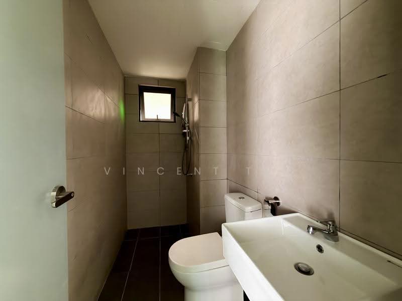 Kediaman Servis untuk Dijual di M Luna - Vincent Tai - Bathroom - PropertyGuru.com.my