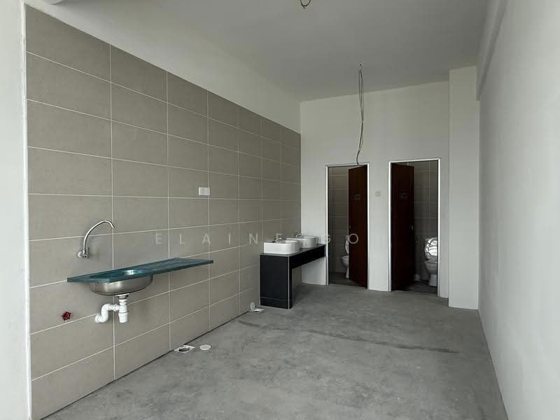 Kilang untuk Disewa di Taman Desa Cemerlang (Ulu Tiram) - Elaine Goh - Bathroom - PropertyGuru.com.my