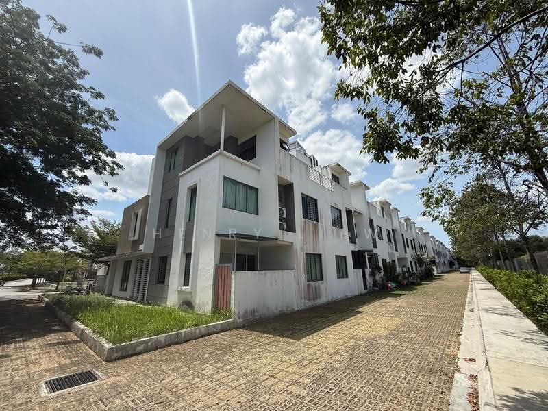 3-storey Terraced House for Sale in Cyberjaya (Selangor) - Henry Liew - Exterior - PropertyGuru.com.my