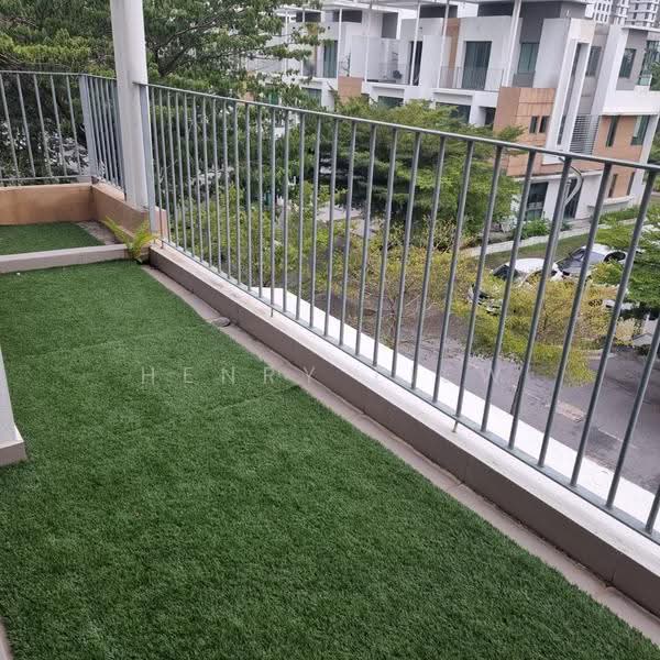 3-storey Terraced House for Sale in Cyberjaya (Selangor) - Henry Liew - Balcony - PropertyGuru.com.my