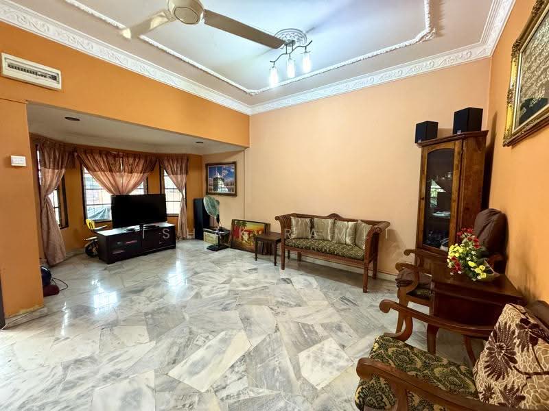 Rumah Teres 2-Tingkat untuk Dijual di Usj 11 (Subang Jaya) - Ishak Ramli - Living Room - PropertyGuru.com.my