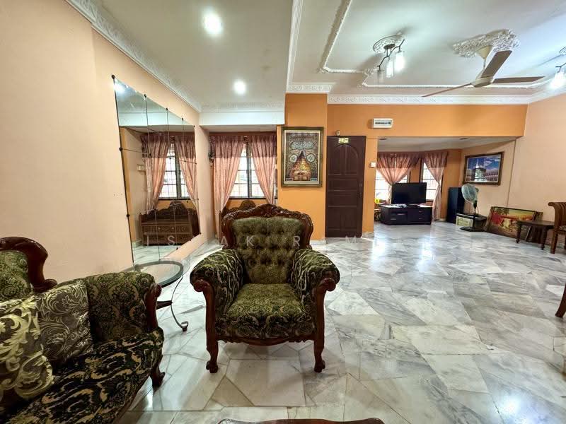 Rumah Teres 2-Tingkat untuk Dijual di Usj 11 (Subang Jaya) - Ishak Ramli - Living Room - PropertyGuru.com.my