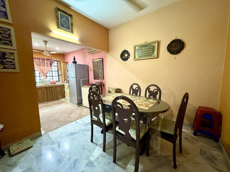 Rumah Teres 2-Tingkat untuk Dijual di Usj 11 (Subang Jaya) - Ishak Ramli - Dining Room - PropertyGuru.com.my