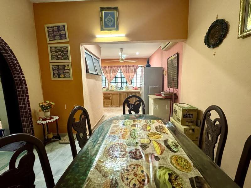 Rumah Teres 2-Tingkat untuk Dijual di Usj 11 (Subang Jaya) - Ishak Ramli - Dining Room - PropertyGuru.com.my