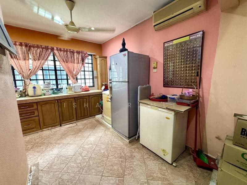 Rumah Teres 2-Tingkat untuk Dijual di Usj 11 (Subang Jaya) - Ishak Ramli - Kitchen - PropertyGuru.com.my