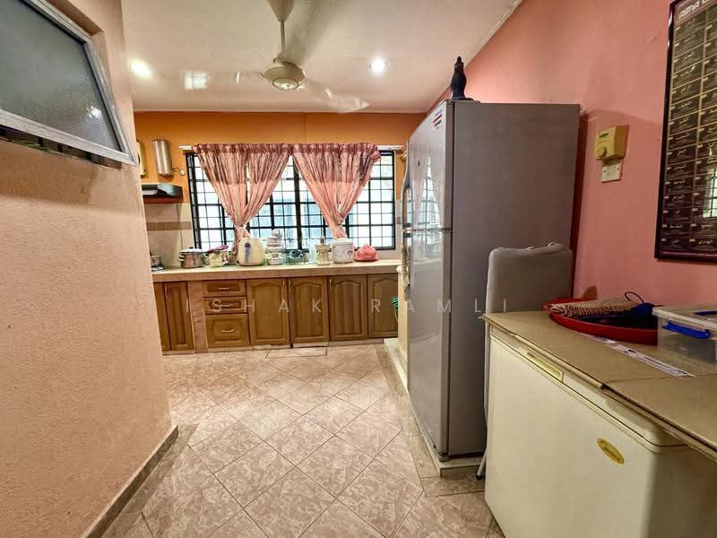 Rumah Teres 2-Tingkat untuk Dijual di Usj 11 (Subang Jaya) - Ishak Ramli - Kitchen - PropertyGuru.com.my