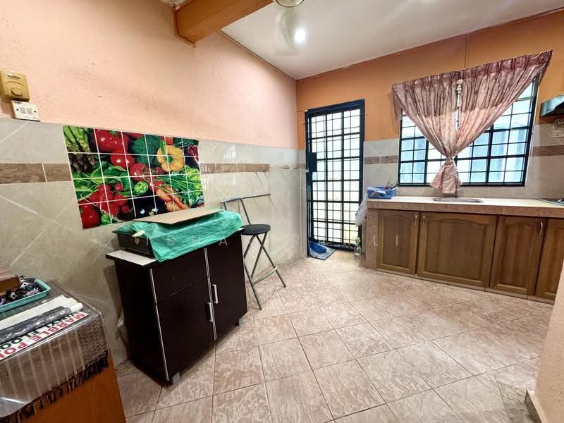 Rumah Teres 2-Tingkat untuk Dijual di Usj 11 (Subang Jaya) - Ishak Ramli - Kitchen - PropertyGuru.com.my
