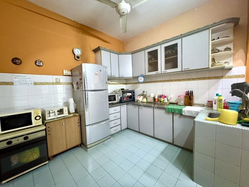 Rumah Teres 2-Tingkat untuk Dijual di Usj 11 (Subang Jaya) - Ishak Ramli - Kitchen - PropertyGuru.com.my