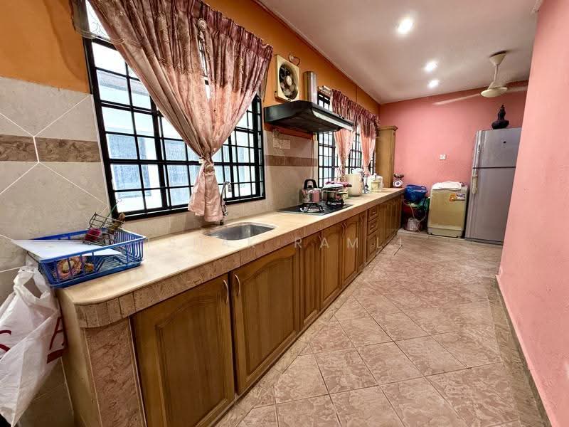 Rumah Teres 2-Tingkat untuk Dijual di Usj 11 (Subang Jaya) - Ishak Ramli - Kitchen - PropertyGuru.com.my