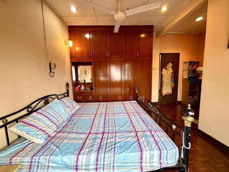 Rumah Teres 2-Tingkat untuk Dijual di Usj 11 (Subang Jaya) - Ishak Ramli - Bedroom - PropertyGuru.com.my