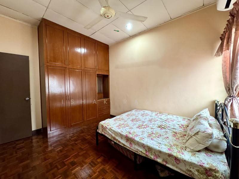 Rumah Teres 2-Tingkat untuk Dijual di Usj 11 (Subang Jaya) - Ishak Ramli - Bedroom - PropertyGuru.com.my