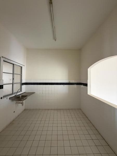 Kondominium untuk Dijual di Puncak Athenaeum - Gillian Tan - Kitchen - PropertyGuru.com.my