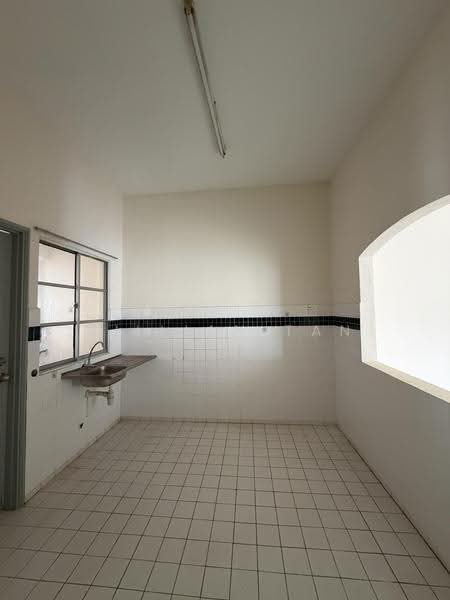 Kondominium untuk Dijual di Puncak Athenaeum - Gillian Tan - Kitchen - PropertyGuru.com.my