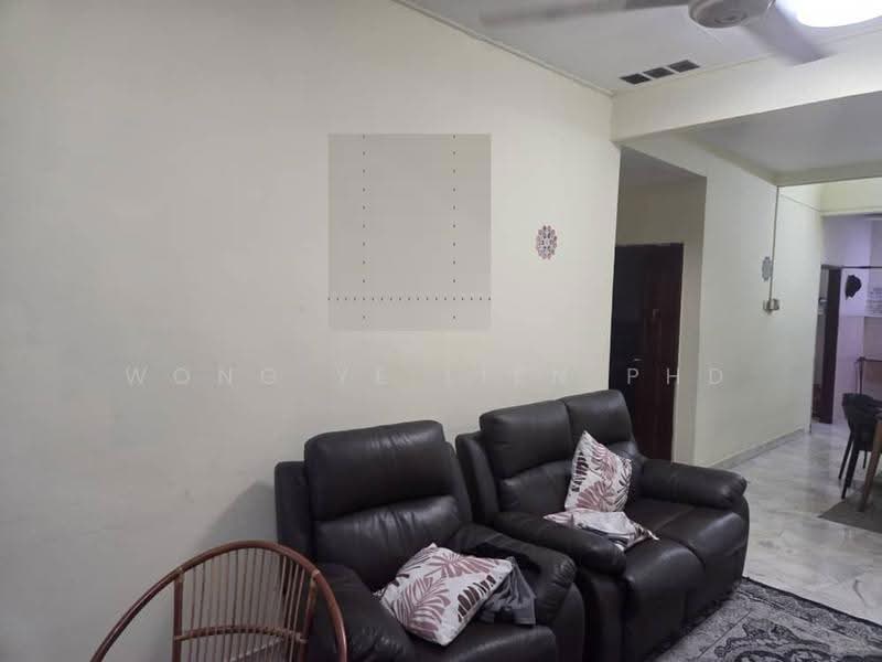 Terraced House for Sale in Puchong (Selangor) - Wong Ye Lien PhD - Living Room - PropertyGuru.com.my