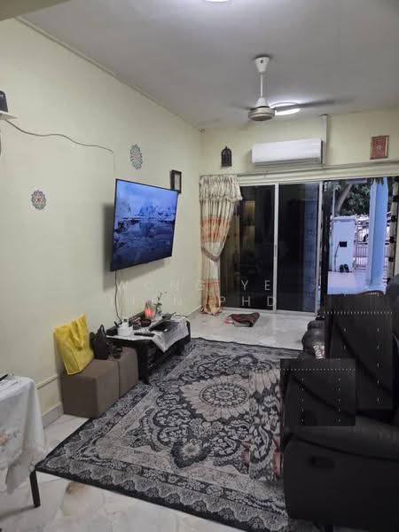 Terraced House for Sale in Puchong (Selangor) - Wong Ye Lien PhD - Living Room - PropertyGuru.com.my
