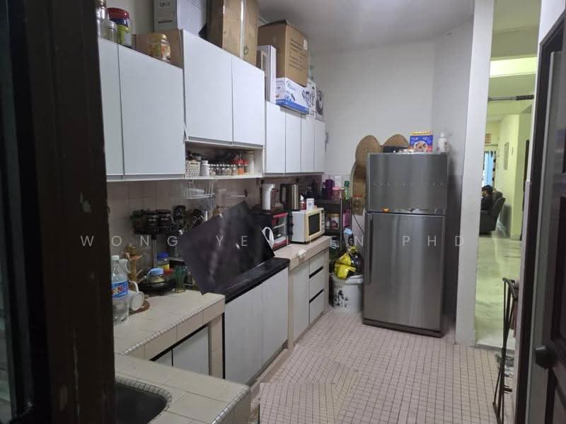 Terraced House for Sale in Puchong (Selangor) - Wong Ye Lien PhD - Kitchen - PropertyGuru.com.my