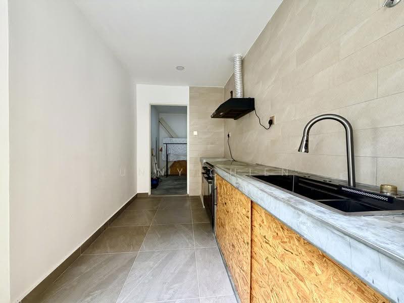 Semi-Detached House for Sale in Taman United (Jalan Klang Lama (Old Klang Road)) - Sunny Chien - Kitchen - PropertyGuru.com.my