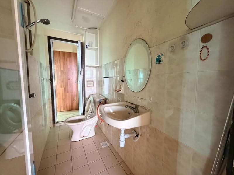 Apartment for Sale at Bayu Puteri 3 - Shaun Au - Bathroom - PropertyGuru.com.my