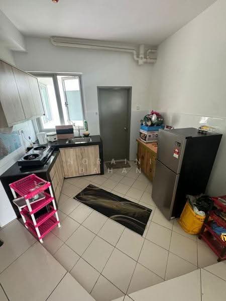 Apartment for Sale at Greenz (Residensi Flora) @ One South - Noraini Dahan - Kitchen - PropertyGuru.com.my