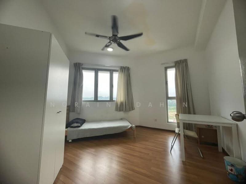 Apartment for Sale at Greenz (Residensi Flora) @ One South - Noraini Dahan - Bedroom - PropertyGuru.com.my