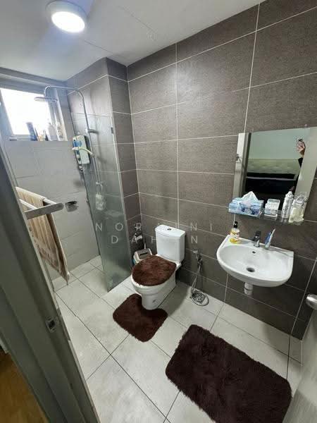 Apartment for Sale at Greenz (Residensi Flora) @ One South - Noraini Dahan - Bathroom - PropertyGuru.com.my