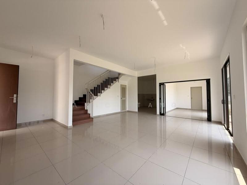 2-storey Terraced House for Sale in Setia Utama (Setia Alam) - Janice Tang - Living Room - PropertyGuru.com.my